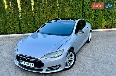 Ліфтбек Tesla Model S 2013 в Трускавці