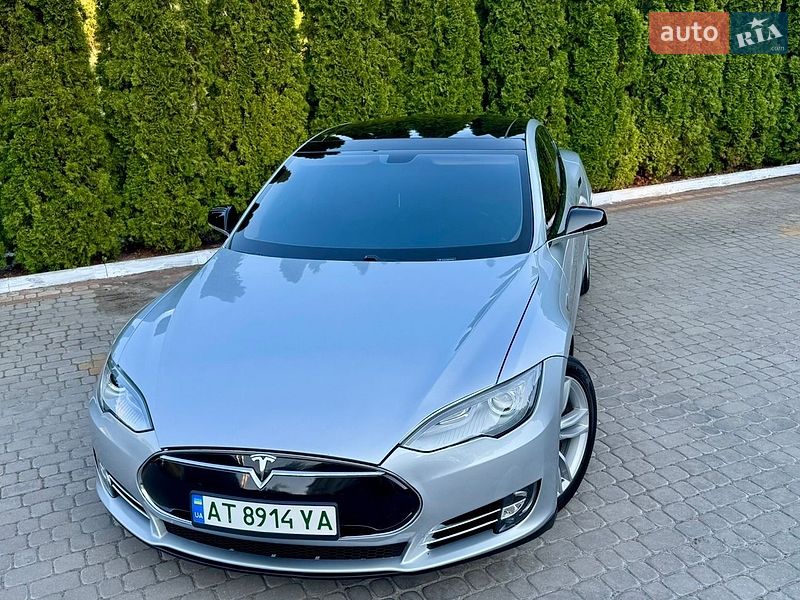 Ліфтбек Tesla Model S 2013 в Трускавці