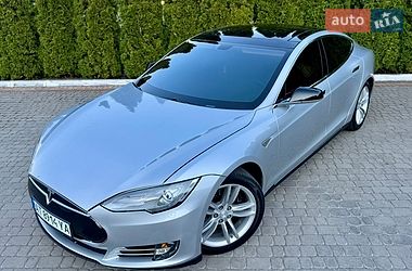 Ліфтбек Tesla Model S 2013 в Трускавці