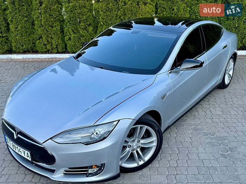 Ліфтбек Tesla Model S 2013 в Трускавці