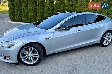 Ліфтбек Tesla Model S 2013 в Трускавці