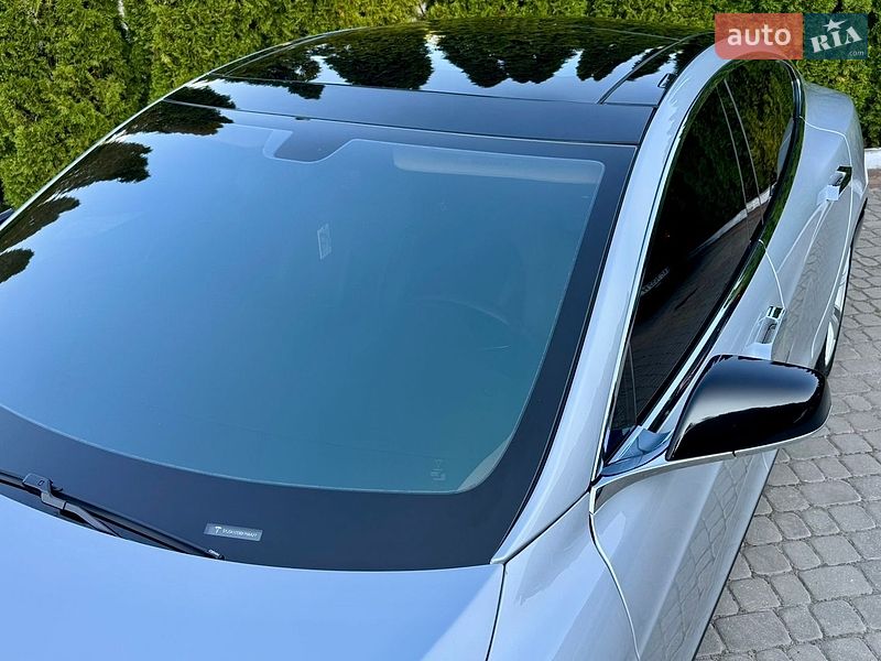 Ліфтбек Tesla Model S 2013 в Трускавці