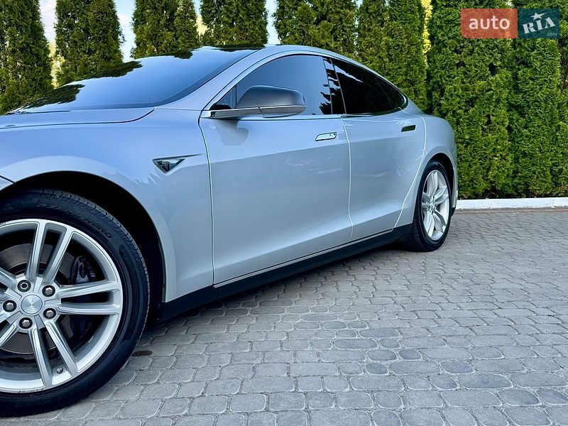 Ліфтбек Tesla Model S 2013 в Трускавці