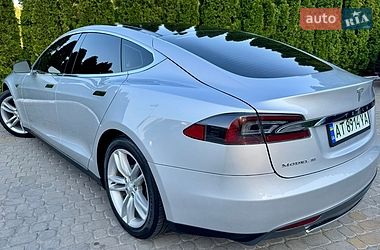 Ліфтбек Tesla Model S 2013 в Трускавці