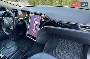 Ліфтбек Tesla Model S 2013 в Трускавці