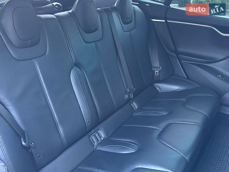 Ліфтбек Tesla Model S 2013 в Трускавці