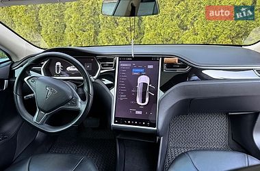 Ліфтбек Tesla Model S 2013 в Трускавці