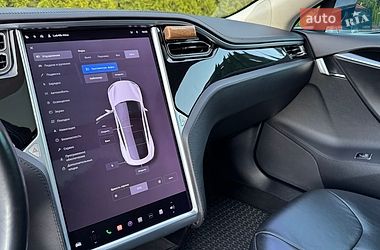 Ліфтбек Tesla Model S 2013 в Трускавці