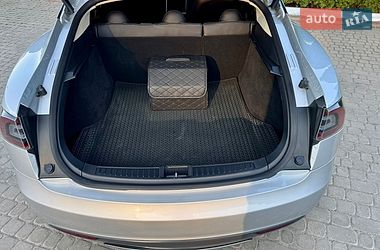 Ліфтбек Tesla Model S 2013 в Трускавці