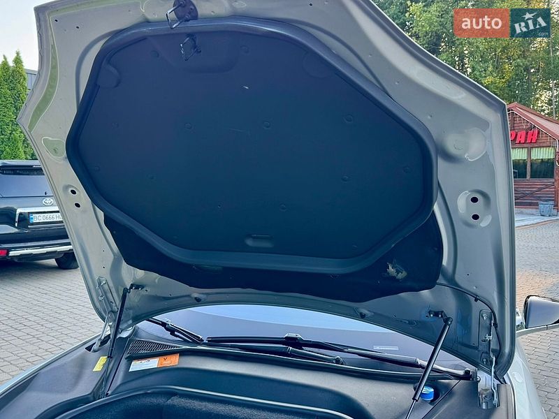 Ліфтбек Tesla Model S 2013 в Трускавці