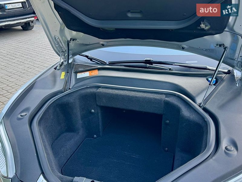 Ліфтбек Tesla Model S 2013 в Трускавці