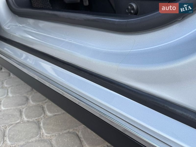 Ліфтбек Tesla Model S 2013 в Трускавці