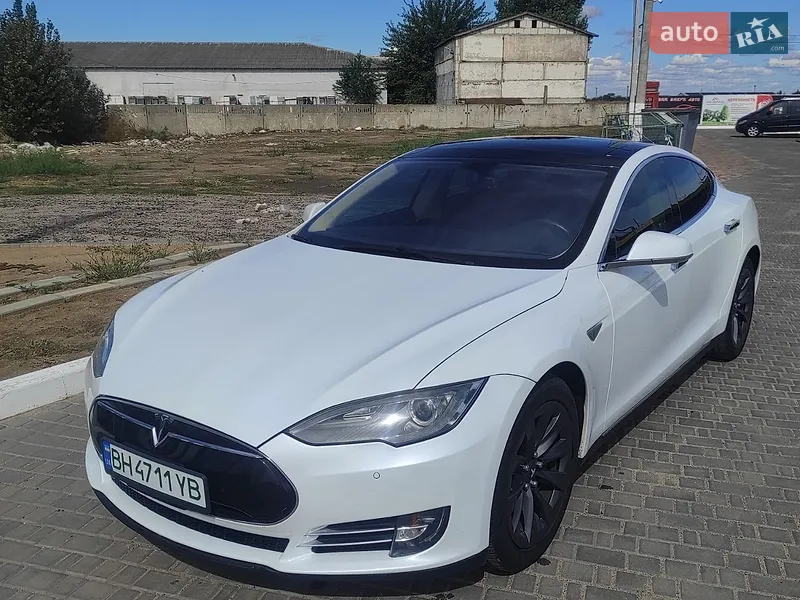 Tesla Model S
