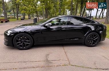 Лифтбек Tesla Model S 2022 в Киеве
