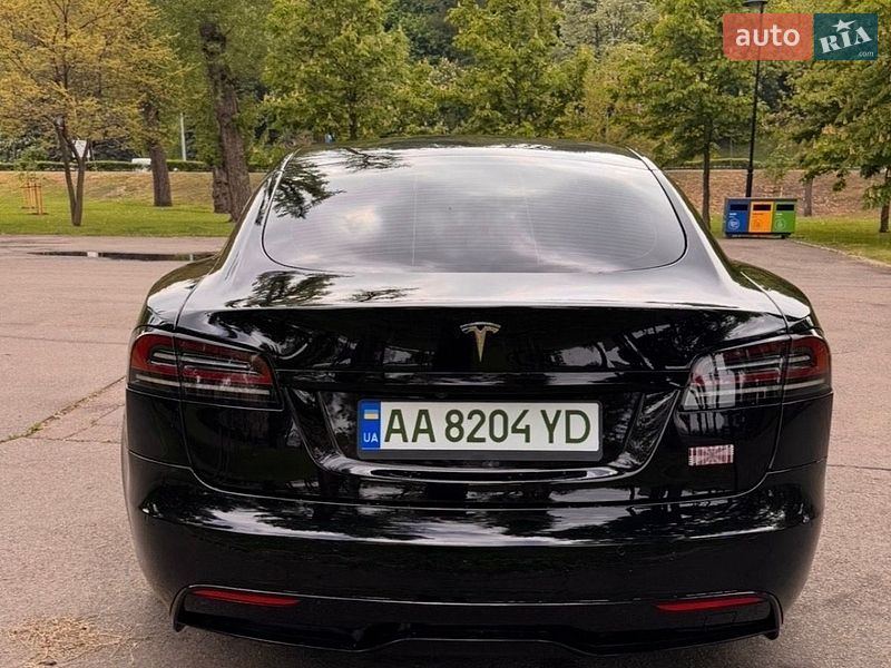 Лифтбек Tesla Model S 2022 в Киеве