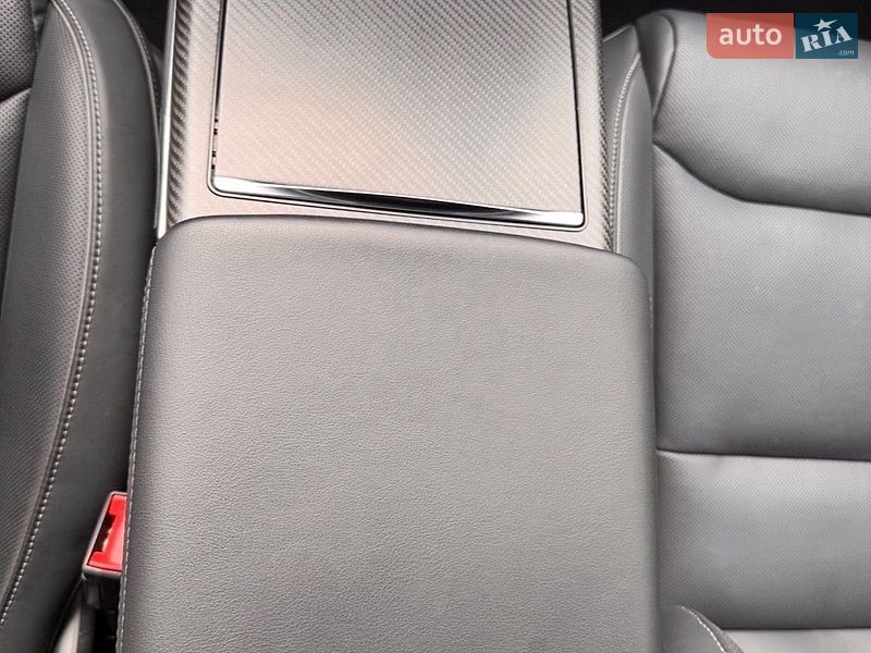 Лифтбек Tesla Model S 2022 в Киеве