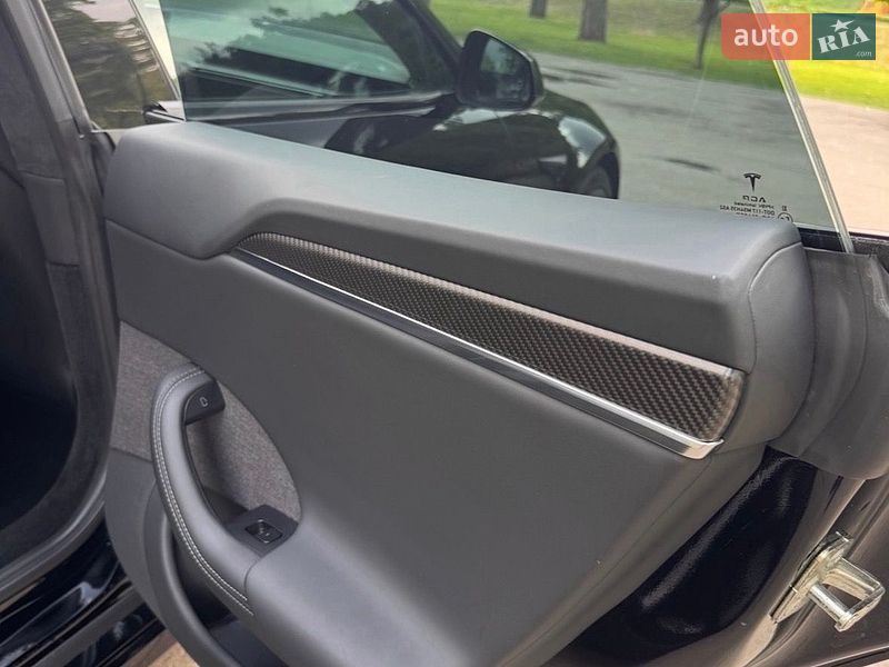 Лифтбек Tesla Model S 2022 в Киеве фото 17 Лифтбек Tesla Model S 2022 в Киеве
