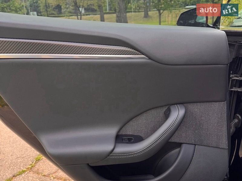 Лифтбек Tesla Model S 2022 в Киеве фото 19 Лифтбек Tesla Model S 2022 в Киеве