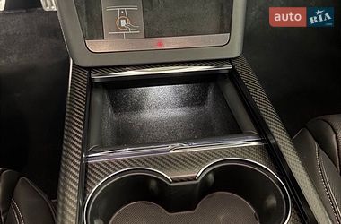 Лифтбек Tesla Model S 2022 в Киеве