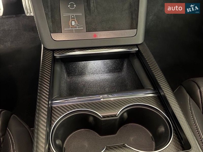Лифтбек Tesla Model S 2022 в Киеве
