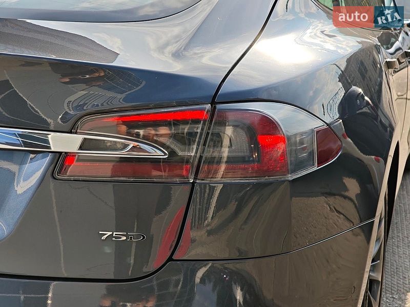 Лифтбек Tesla Model S 2018 в Харькове фото 10 Лифтбек Tesla Model S 2018 в Харькове