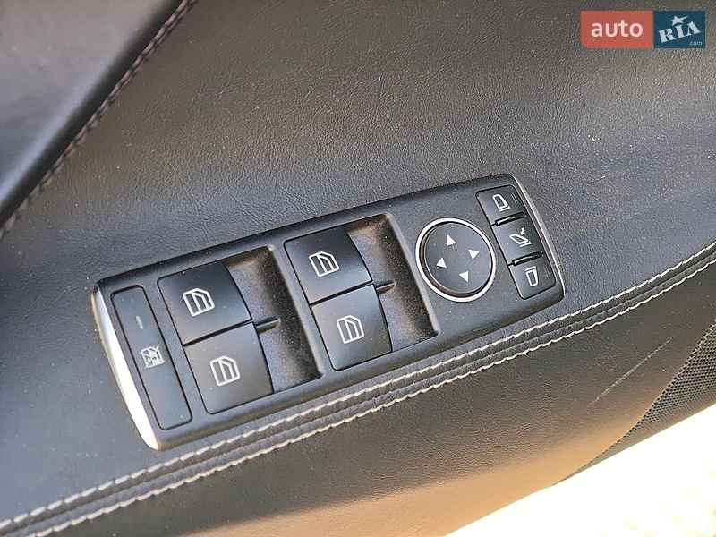 Лифтбек Tesla Model S 2018 в Харькове фото 23 Лифтбек Tesla Model S 2018 в Харькове
