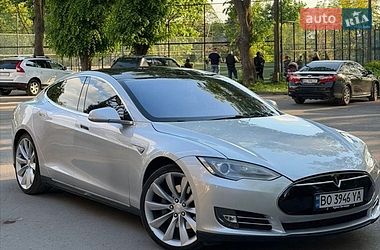 Ліфтбек Tesla Model S 2013 в Тернополі