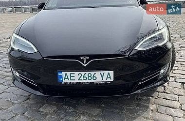Ліфтбек Tesla Model S 2017 в Києві
