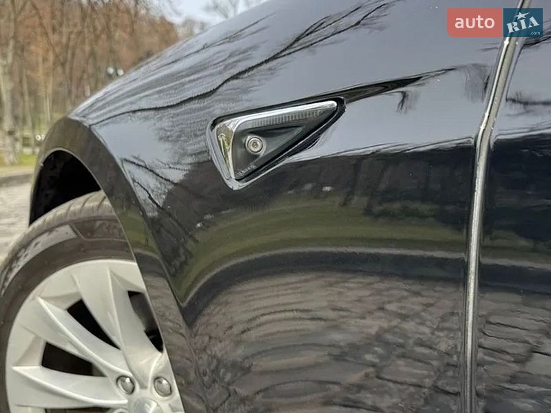 Ліфтбек Tesla Model S 2017 в Києві