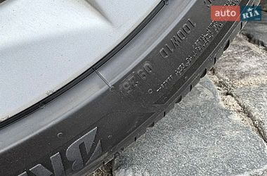 Ліфтбек Tesla Model S 2017 в Києві