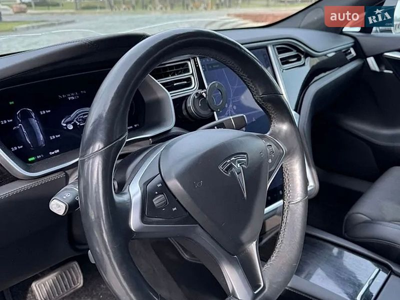 Ліфтбек Tesla Model S 2017 в Києві