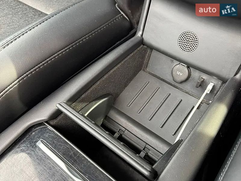 Ліфтбек Tesla Model S 2017 в Києві