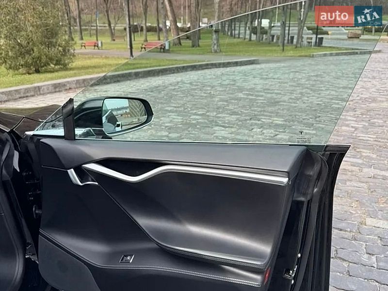Ліфтбек Tesla Model S 2017 в Києві