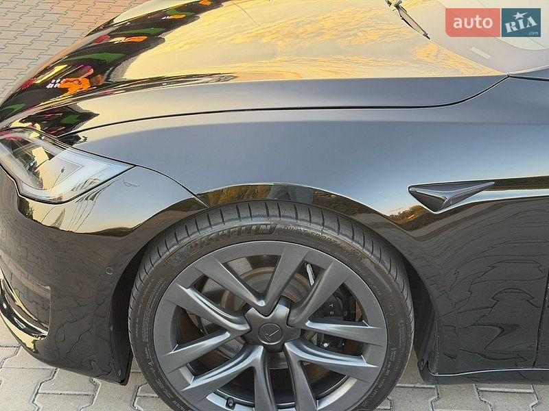 Лифтбек Tesla Model S 2021 в Стрые
