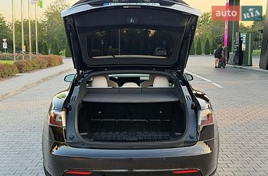Лифтбек Tesla Model S 2021 в Стрые