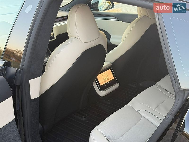 Лифтбек Tesla Model S 2021 в Стрые