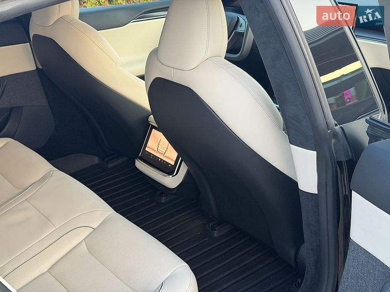 Лифтбек Tesla Model S 2021 в Стрые