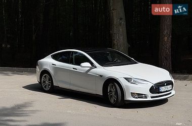 Ліфтбек Tesla Model S 2016 в Львові фото 3 Ліфтбек Tesla Model S 2016 в Львові