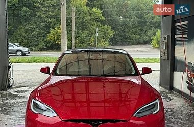 Лифтбек Tesla Model S 2018 в Львове