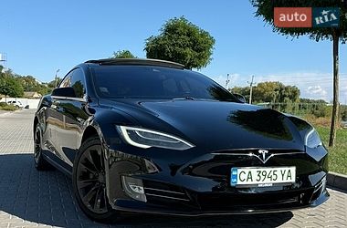 Ліфтбек Tesla Model S 2016 в Умані