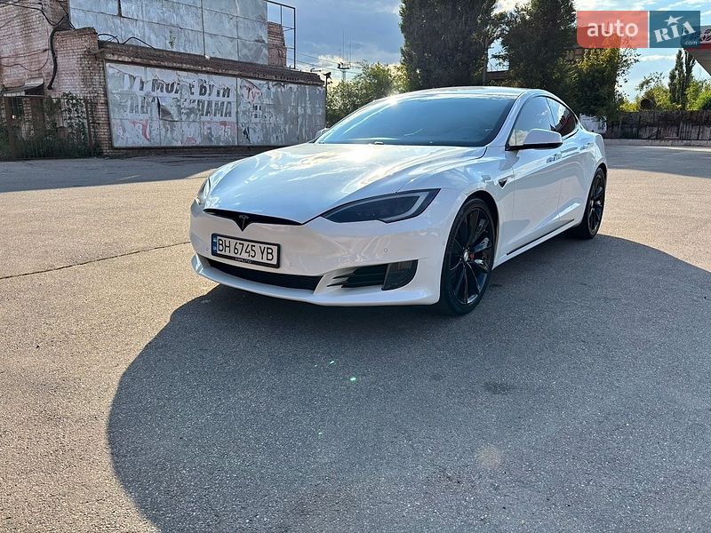 Tesla Model S 2016