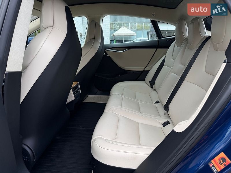 Ліфтбек Tesla Model S 2018 в Києві