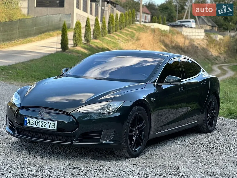 Tesla Model S 2013