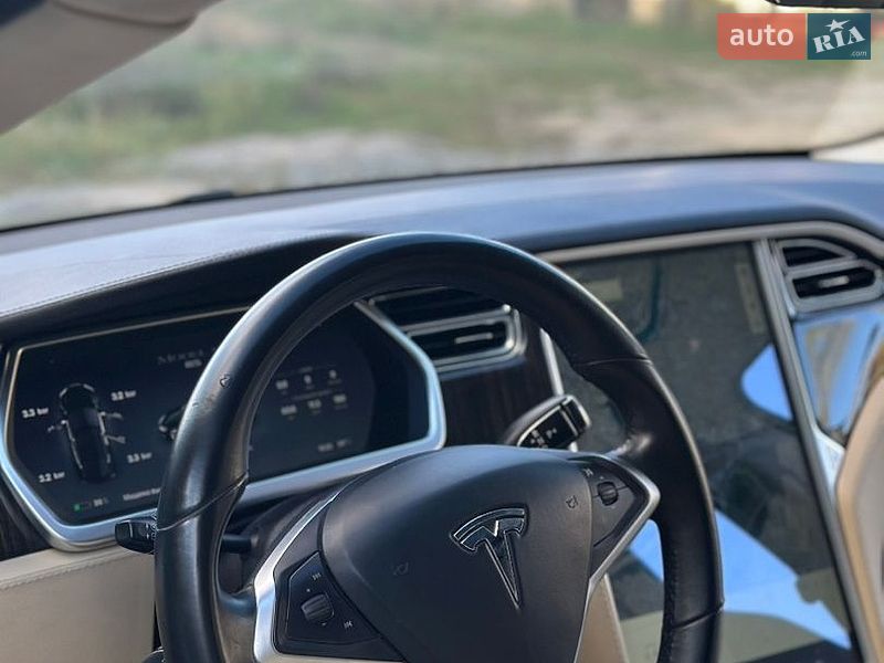 Лифтбек Tesla Model S 2013 в Виннице фото 19 Лифтбек Tesla Model S 2013 в Виннице