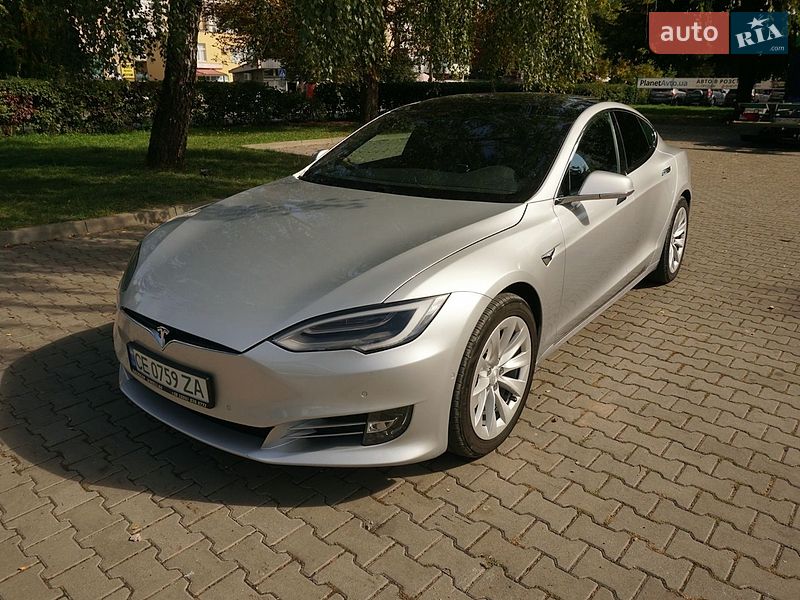 Лифтбек Tesla Model S 2018 в Черновцах фото Лифтбек Tesla Model S 2018 в Черновцах
