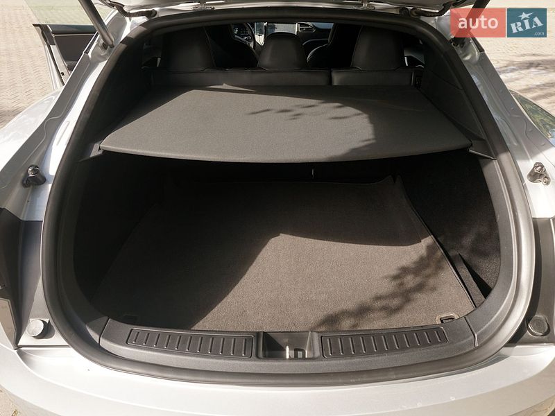 Лифтбек Tesla Model S 2018 в Черновцах фото 23 Лифтбек Tesla Model S 2018 в Черновцах