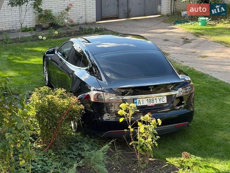 Лифтбек Tesla Model S 2013 в Киеве