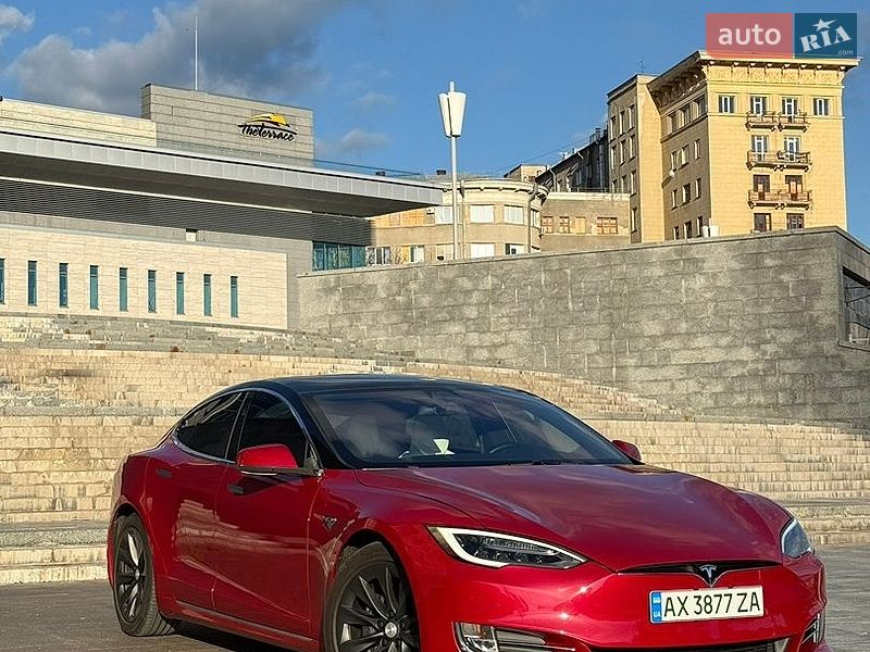 Tesla Model S 2018