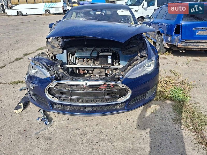 Ліфтбек Tesla Model S 2015 в Миколаєві фото 4 Ліфтбек Tesla Model S 2015 в Миколаєві