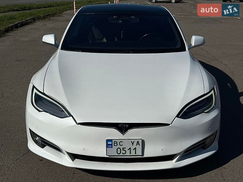 Лифтбек Tesla Model S 2020 в Львове Лифтбек Tesla Model S 2020 в Львове
